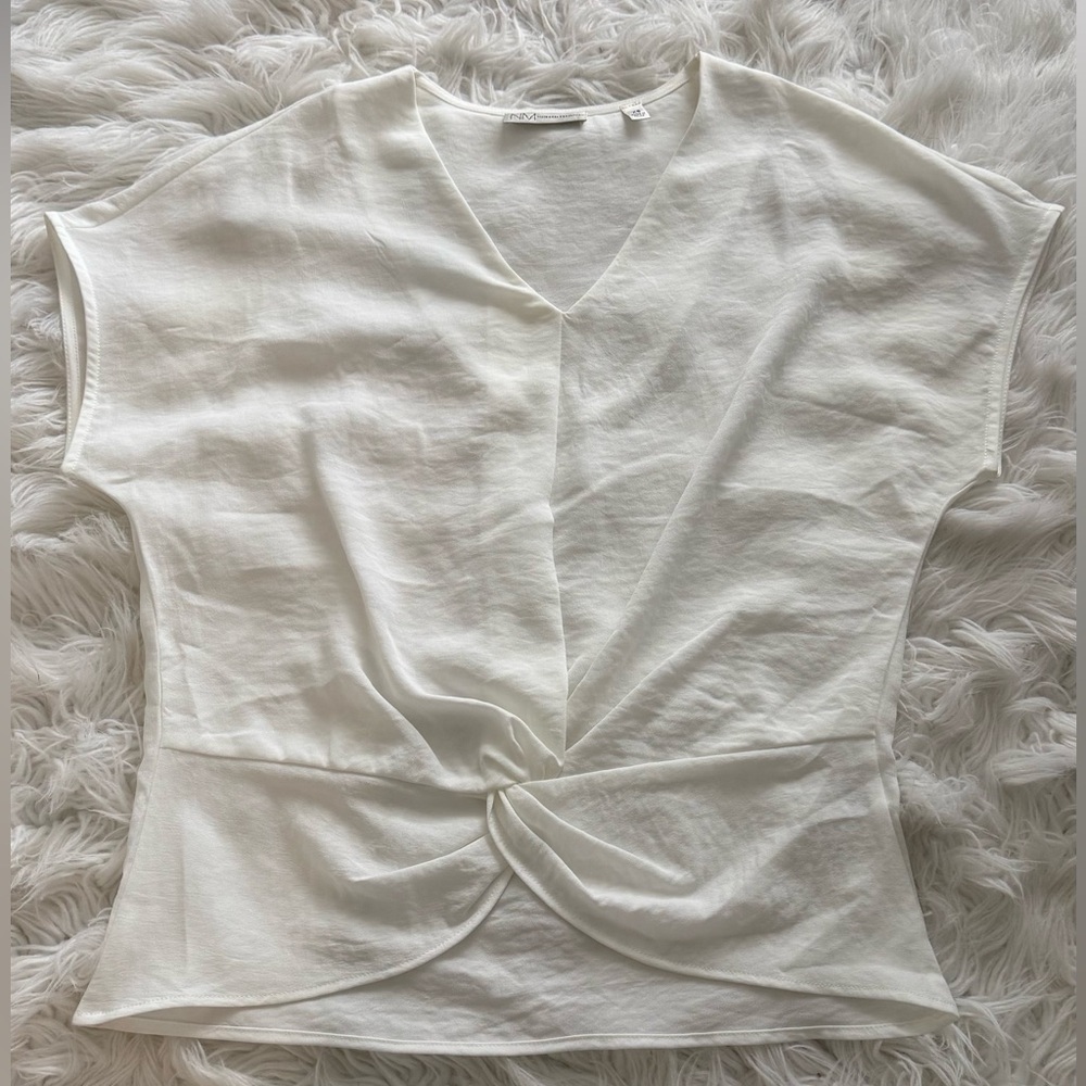 Neiman Marcus White Tie Front Asymmetrical Blouse